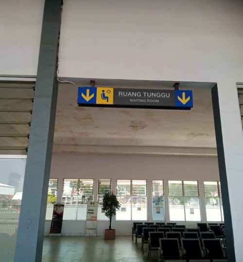 Ruang Tunggu Penumpang